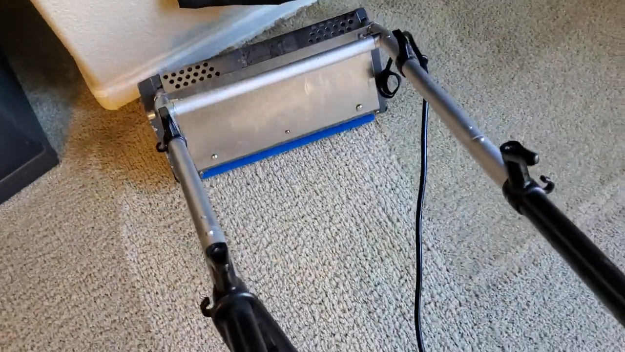 Load video: CRB TM4 Machine Cleaning Carpet